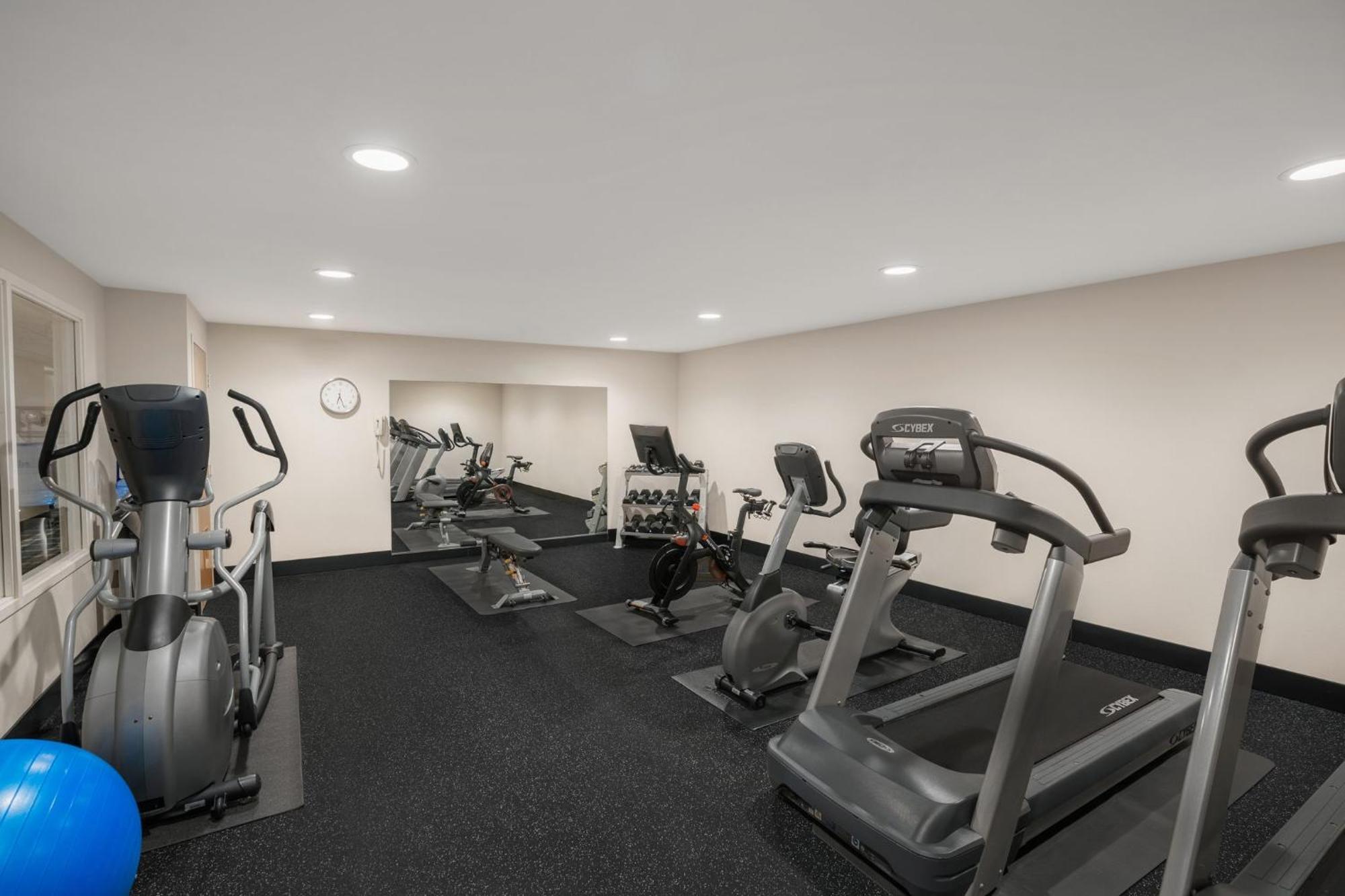 Holiday Inn Express & Suites Hayward By Ihg Esterno foto