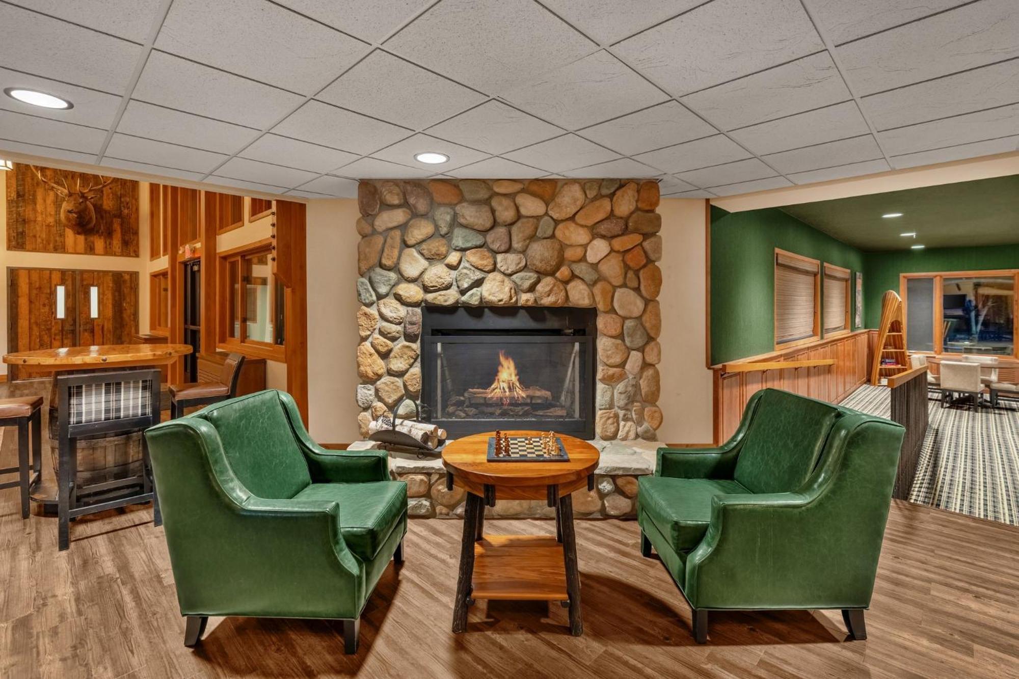 Holiday Inn Express & Suites Hayward By Ihg Esterno foto