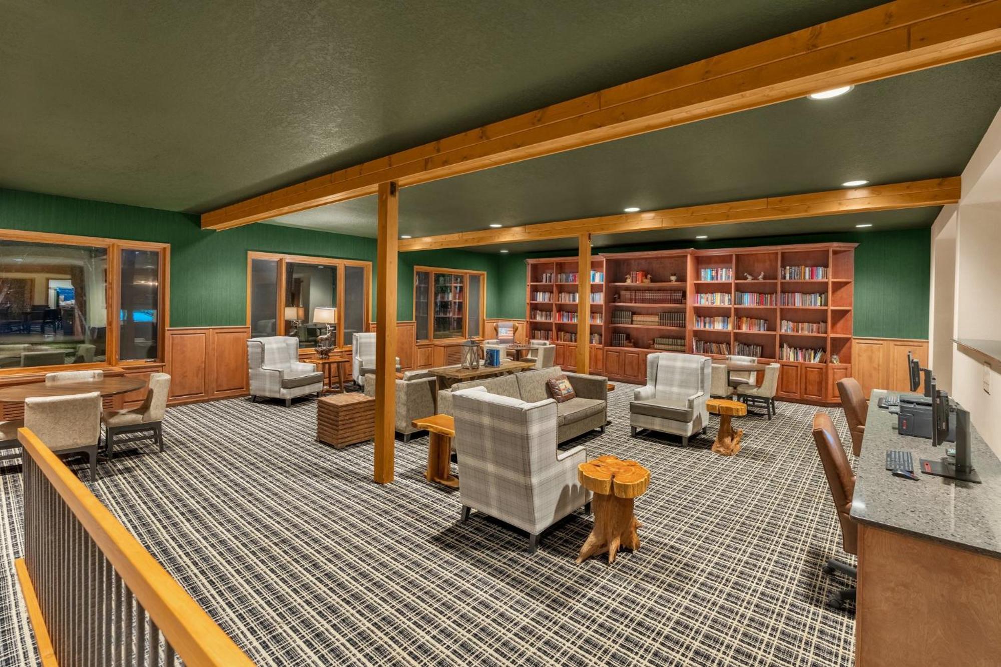 Holiday Inn Express & Suites Hayward By Ihg Esterno foto