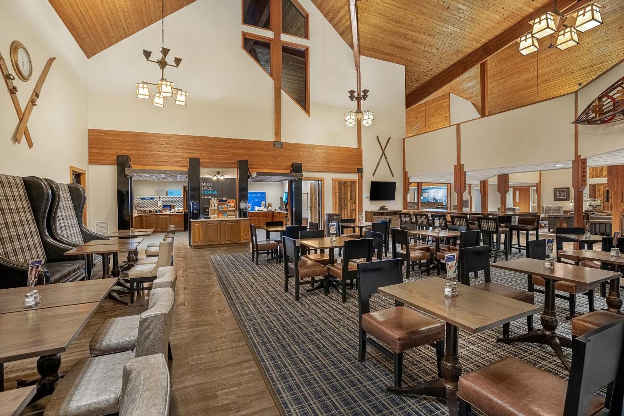 Holiday Inn Express & Suites Hayward By Ihg Esterno foto