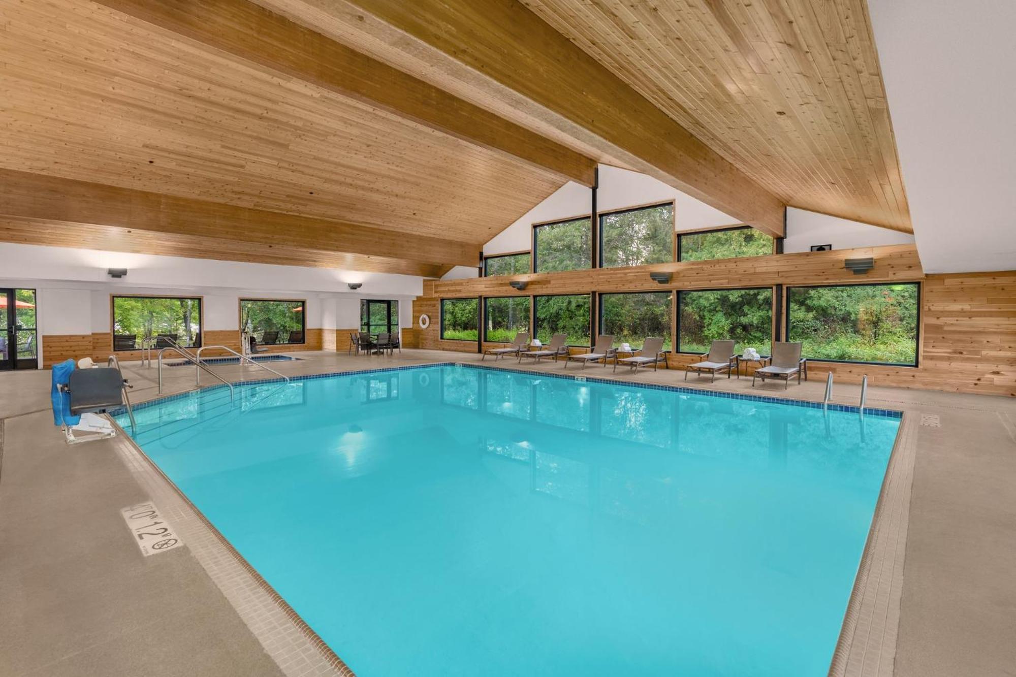 Holiday Inn Express & Suites Hayward By Ihg Esterno foto