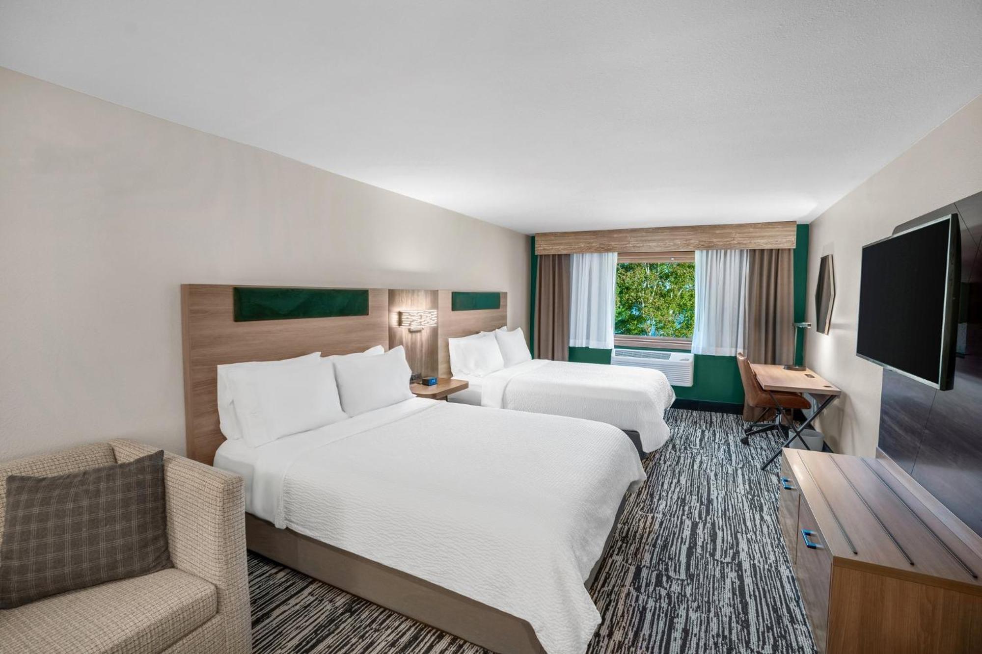 Holiday Inn Express & Suites Hayward By Ihg Esterno foto
